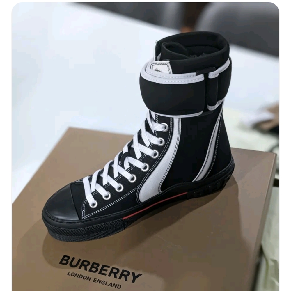 BRAND NEW Burberry Freshney High Top Black And White Canvas Sneakers New